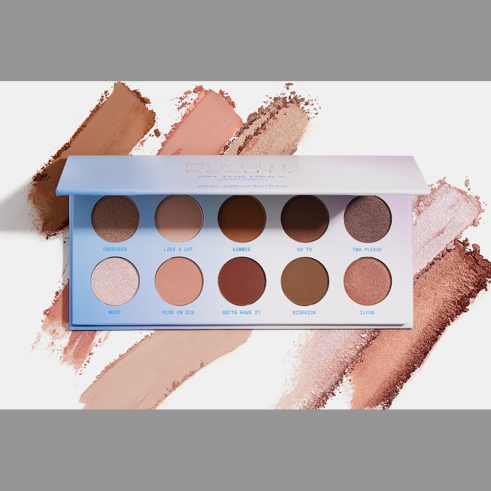Item Beauty On The Daily Eye Shadow 10-Shade Palette